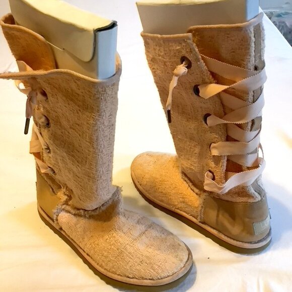 UGG Boots - Picture 1 of 1
